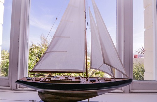 Folkestone Cottage | 6 GLOSTER TERRACE, pet friendly, with open fire in Sandgate