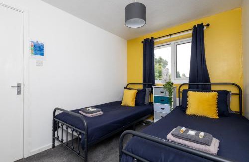 Stanley House | 6 Guests - Pet Friendly - 10min Leeds City Centre