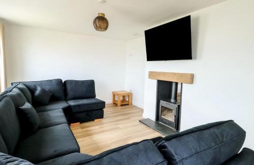 Cemaes Bay House | 6 Gwelfor Estate