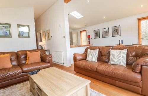 Looe House | 6 Hedgerows