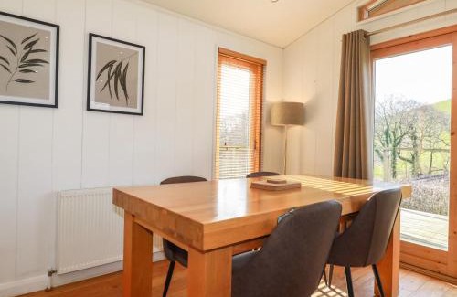 Looe House | 6 Hedgerows