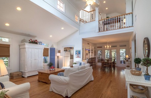 Seaside Cottage | 6 Houses to Beach in Seaside, FL, Amazing Outdoor Spaces! + 2 Adult Bikes!
