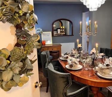 Merthyr Tydfil House | 6 Luxury home, near family park and Coffee Shop!