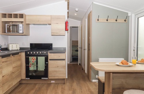 Bucks Cross Cottage | 6 MANOR PARK, pet friendly, with a garden in Bucks Cross, Bideford