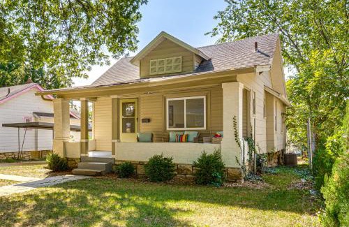 Kansas City House | 6 Mi to Arrowhead Stadium Charming Home with Porch!