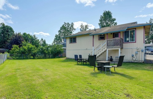 University Area Apartment | 6 Mi to Dtwn: Bright & Airy Anchorage Getaway!