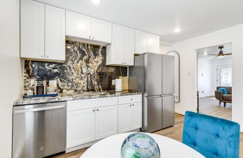 OST - South Union House | 6 Mi to Dtwn Sleek Houston Retreat!