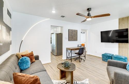 OST - South Union House | 6 Mi to Dtwn Sleek Houston Retreat!