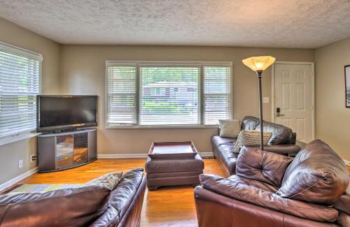 Omaha House | 6 Mi to Old Market Home with BBQ-Ready Patio!