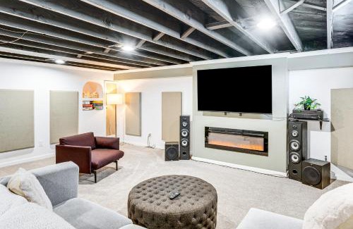 Cudahy House | 6 Mi to Summerfest Park Home with Game Room!