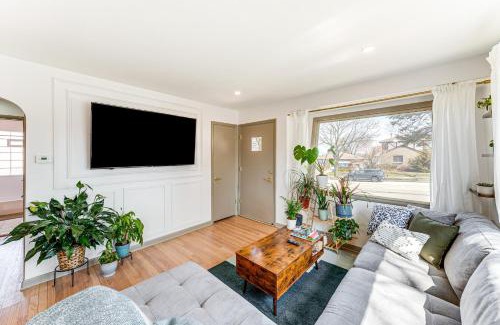 Cudahy House | 6 Mi to Summerfest Park Home with Game Room!