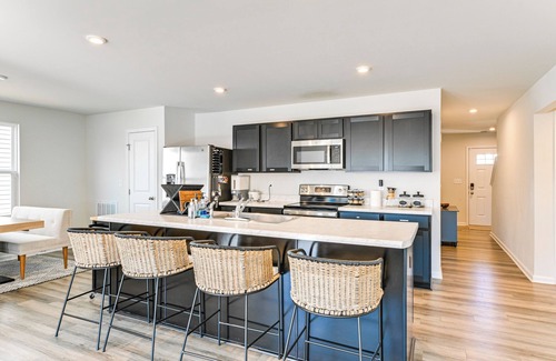 Charlotte House | < 6 Mi to Uptown Charlotte: Bright Home w/Yard