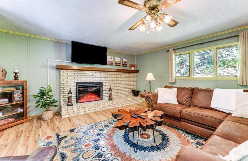 Maggie Valley House | 6 Mi to Waterrock Knob Serenity Cottage