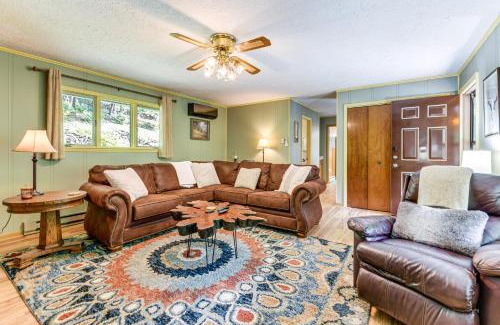 Maggie Valley House | 6 Mi to Waterrock Knob Serenity Cottage
