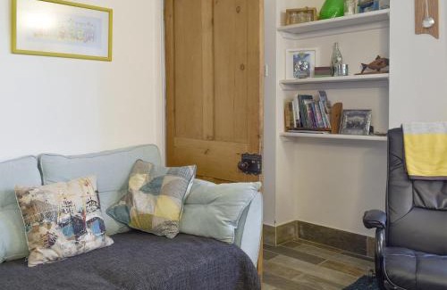 Par House | 6 Middleway