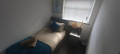 Wolverhampton Apartment | 6-min Walk to New Cross Parking Long Stay Discounts