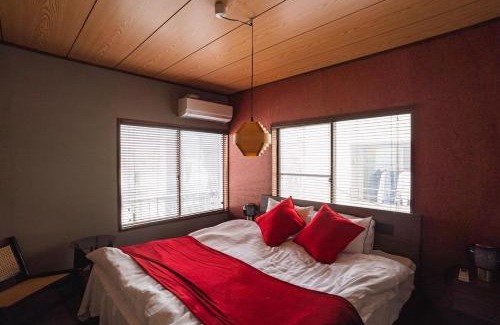 Oshiage Villa | 6-minute walk to Tokyo Skytree Up to 6 people 68 sqm fully renovated direct access to Asakusa, Shibuya, Narita Airport, and Haneda Airport