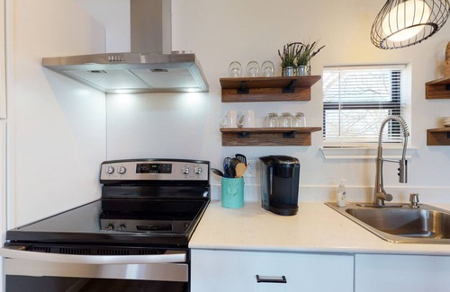 Fredericksburg Cottage | 6 newly built River's Edge Cottages on the Pedernales River - 3 private hot tubs