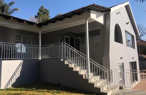 Bedfordview Bed & Breakfast | 6 On Acacia