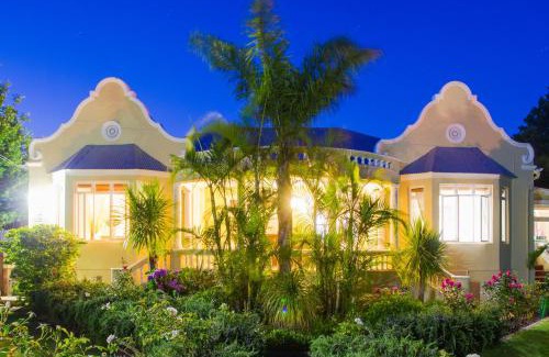 Bredasdorp House | 6 on Kloof Guest House