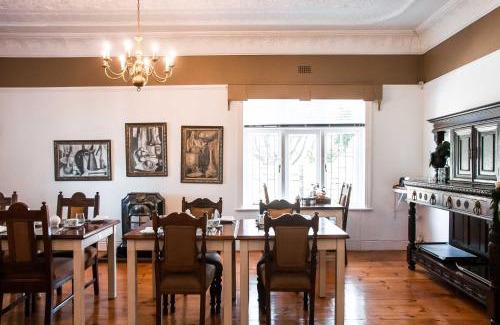 Bredasdorp House | 6 on Kloof Guest House