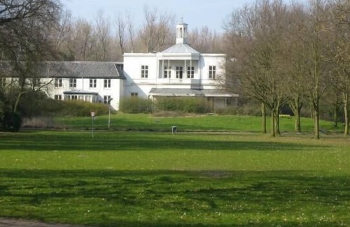 Ockenburgh House | 6 people on a holiday near the sea and beach