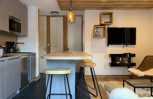 Montchavin Apartment | 6-person duplex apartment, ski-in/ski-out, near SPA Paradisio swimming pool