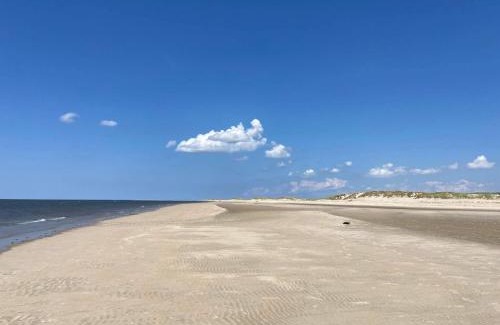 Sønderstrand Apartment | 6 person holiday home in R m