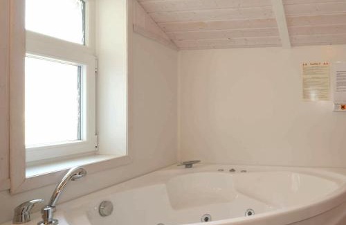 Lensterstrand House | 6 person holiday home in GROEMITZ