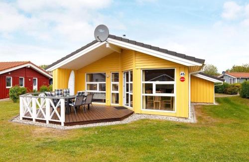 Lensterstrand House | 6 person holiday home in GROEMITZ
