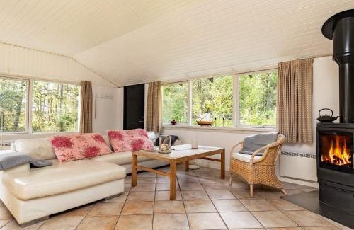 Aalbaek House | 6 person holiday home in lb k