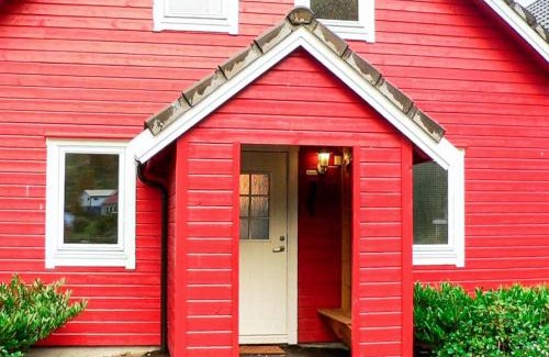 Hyllestad House | 6 person holiday home in Sørbøvåg