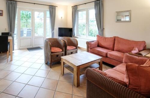 Sint Maartensvlotbrug House | 6-person holiday villa with garden