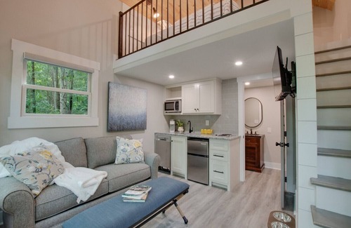 Groveoak Cabin | #6 (Pine) Luxury Treehouse near Lake Guntersville