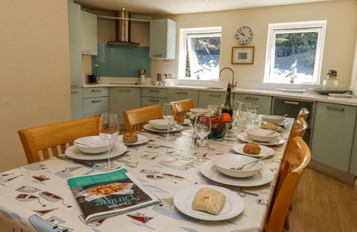 Poole Cottage | 6 RED SAILS, family friendly, luxury holiday cottage in Sandbanks