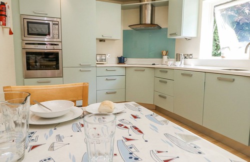 Poole Cottage | 6 RED SAILS, family friendly, luxury holiday cottage in Sandbanks