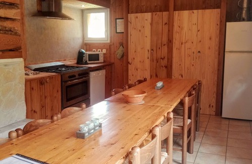 Monetier-les-Bains Ski Chalet | 6-room chalet with fireplace, private parking near Monêtier-les-Bains