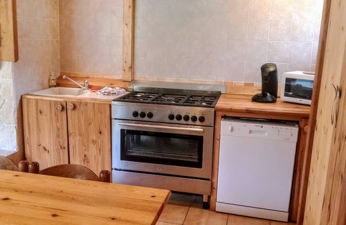 Monetier-les-Bains Ski Chalet | 6-room chalet with fireplace, private parking near Monêtier-les-Bains