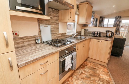 Warton Cottage | 6 SHERWOOD, pet friendly, character holiday cottage in Tewitfield