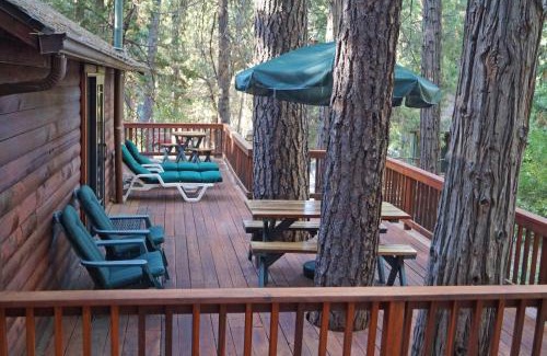 North Wawona House | 6 Squirrels Nest