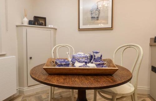Conwy House | 6 Uppergate Street Rose Cottage