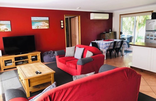 Mallacoota House | 6 Wrights Close, Mallacoota