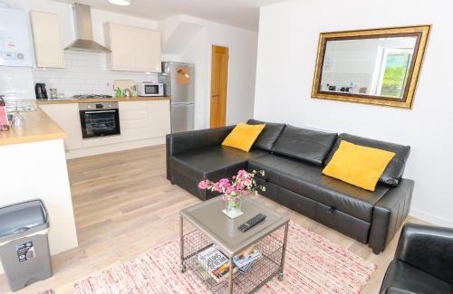 Freshwater House | 6 Yarmouth Cottages