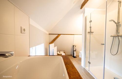 Brunsbuttel Apartment | 6 Zimmer 130 m2 Wundervoll sanierte Wohnung zentral ruhig hochwertig