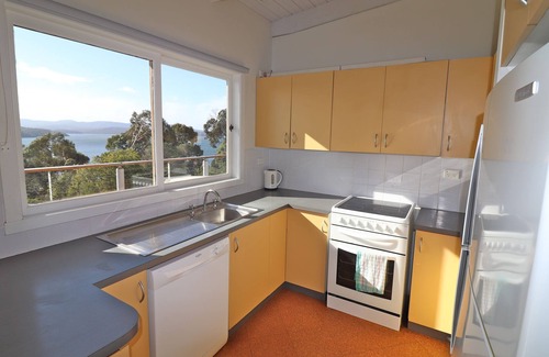 Mallacoota House | 60 Karbeethong Avenue, Mallacoota