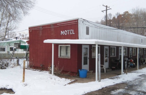 Coalville House | 60's Motel in the Wasatch Mountains near Park City, Wanship, Coalville, Henefer