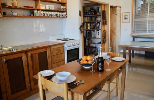 Kiama Apartment | 60 sq meters of totally private studio gallery space.