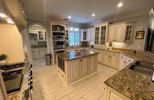 Upatoi House | 6000 sq ft home with Private Pool and Hot Tub, Sleeps 16 - 13 Acres