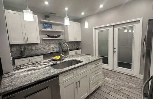 Crescent Lake House | 601 9th Ave N, Saint Petersburg, FL