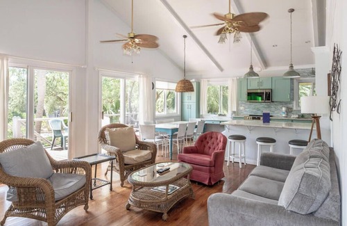 Saint Helena Island House | 601 Dolphin Rd